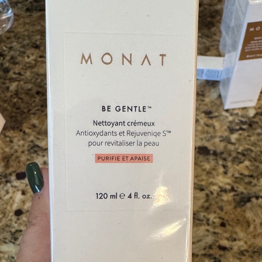 Brand New Sealed Be Gentle Creamy Cleanser - White